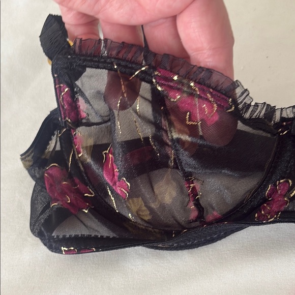 Secret Treasures Black and Burgundy Floral Bra Set - Picture 7 of 14